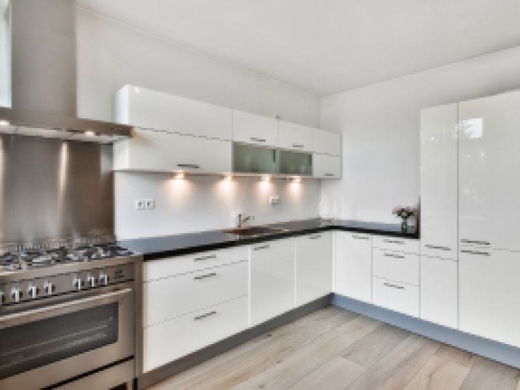 Bornova’da modern kiralık daire — Fotoğraf 3